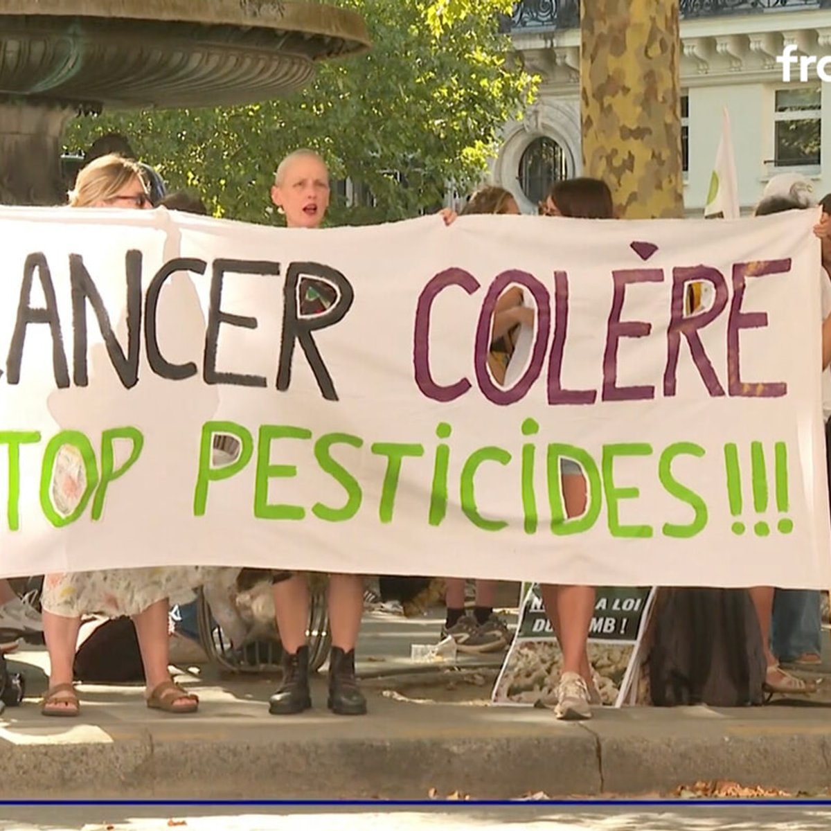 生態系保護か、農家保護か。フランス人の10人に6人が撤廃を求める「デュプロン法案」とは？