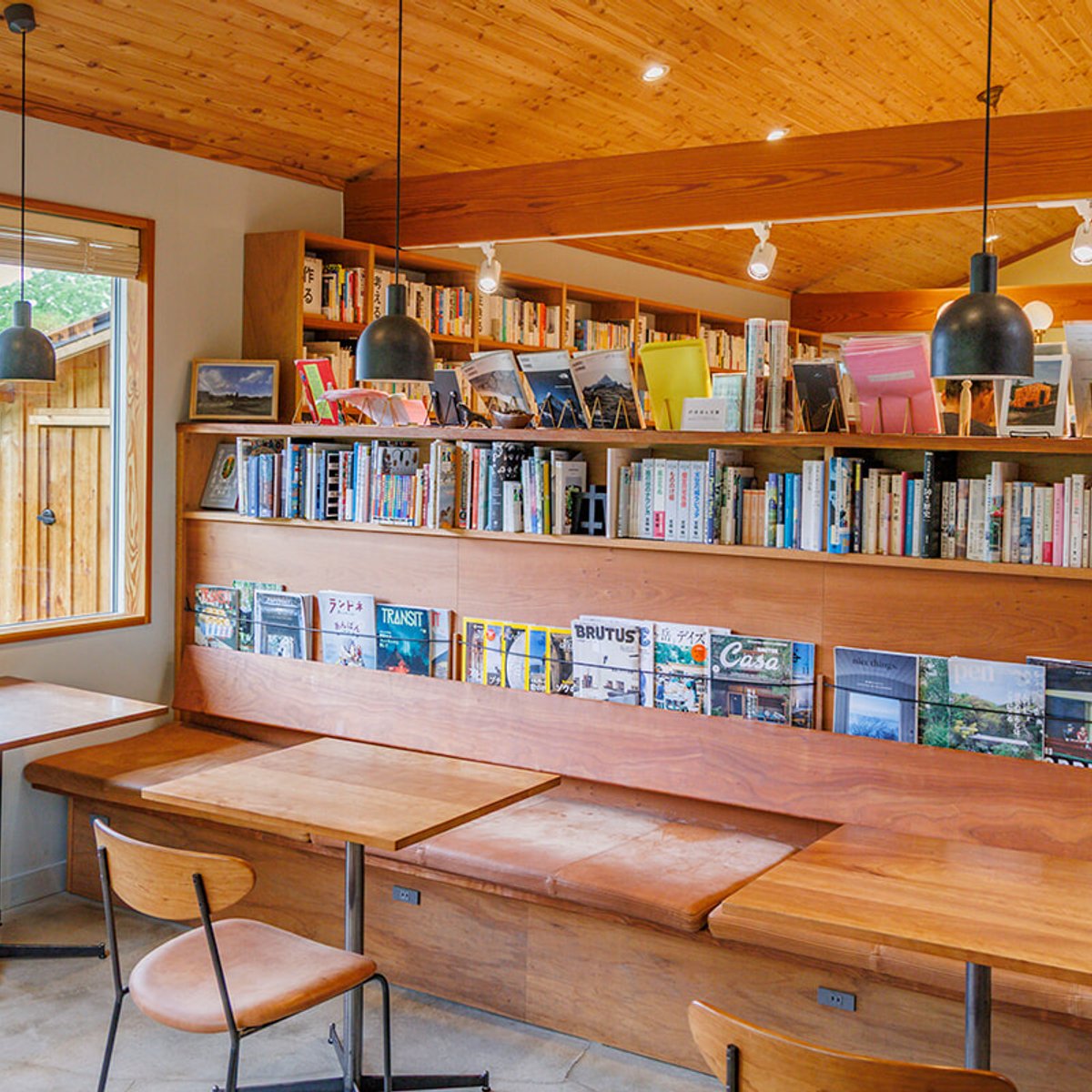 都内から2時間！ 南アルプスを眺め、自然と本を堪能する山梨のブックカフェ「のほほん ブックス＆コーヒー」。