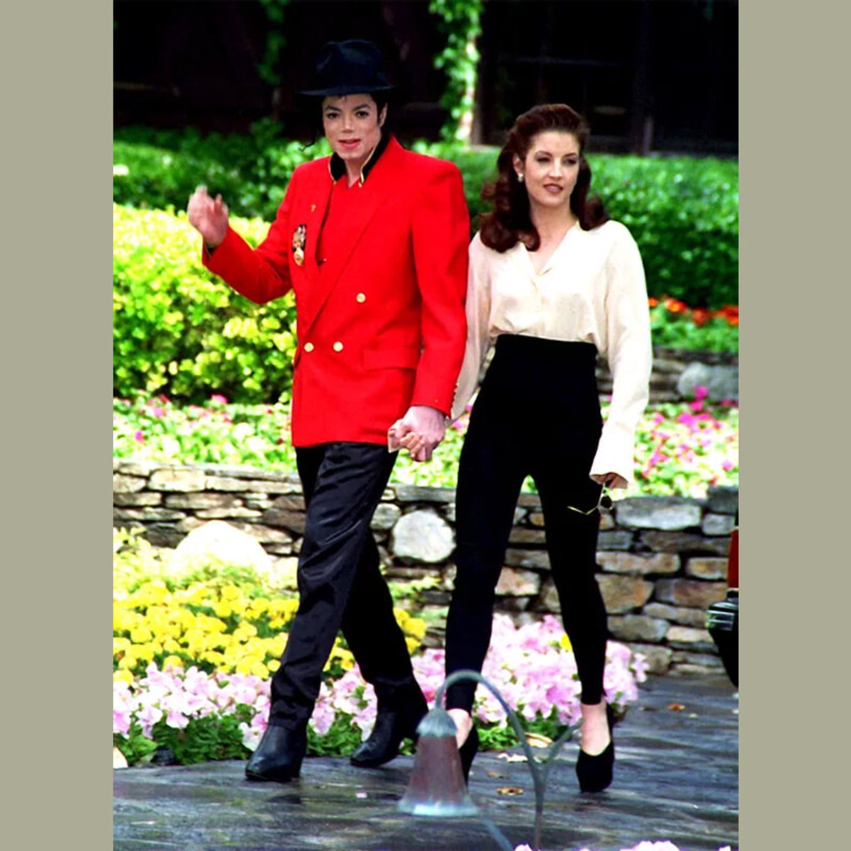 「マイケル・ジャクソンはロボットのようだった」プリシラ・プレスリーが娘リサ・マリーとポップ界の王様との結婚を振り返る。