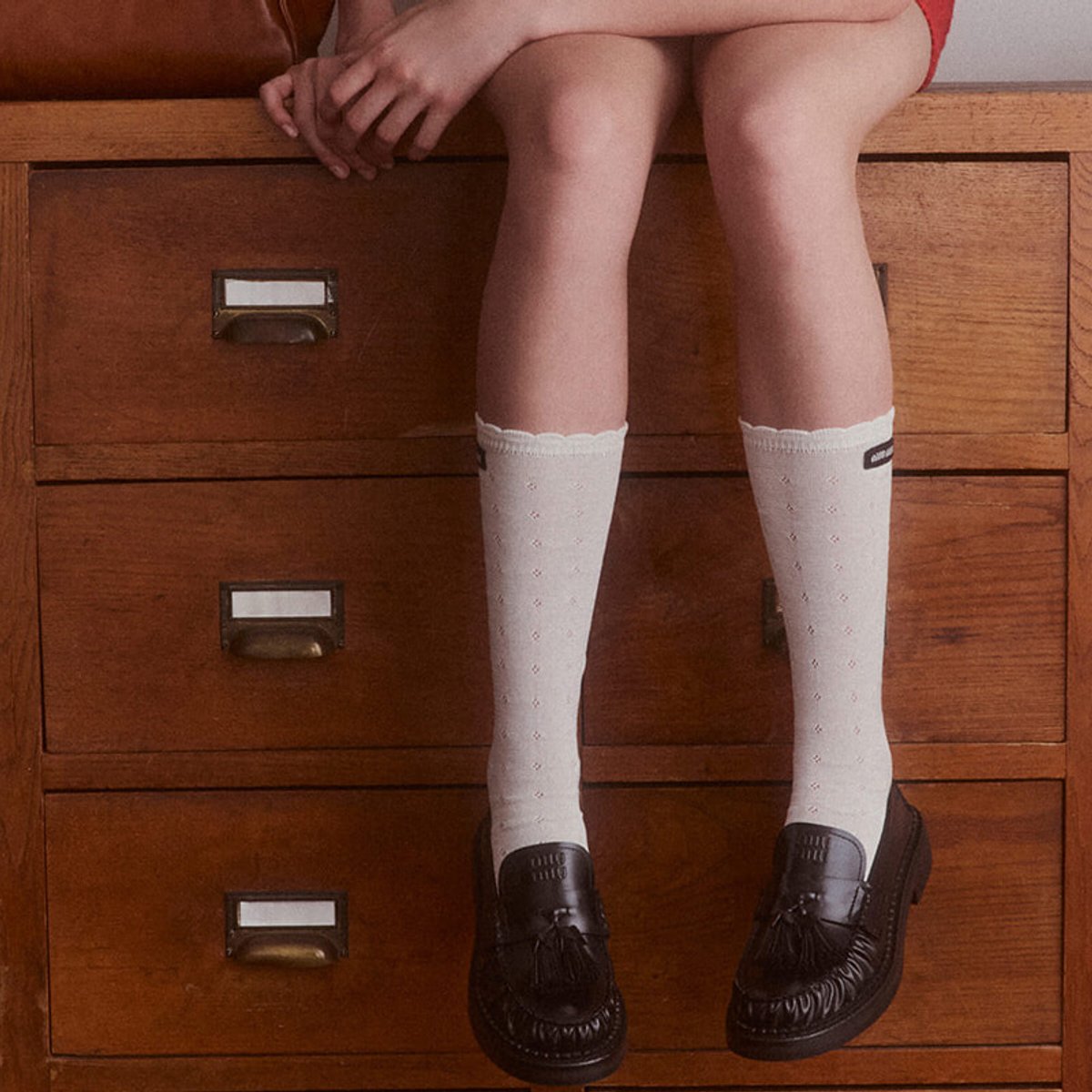 【ミュウミュウ】秋のイチオシは、カレッジ クラシックを完成させるローファー！