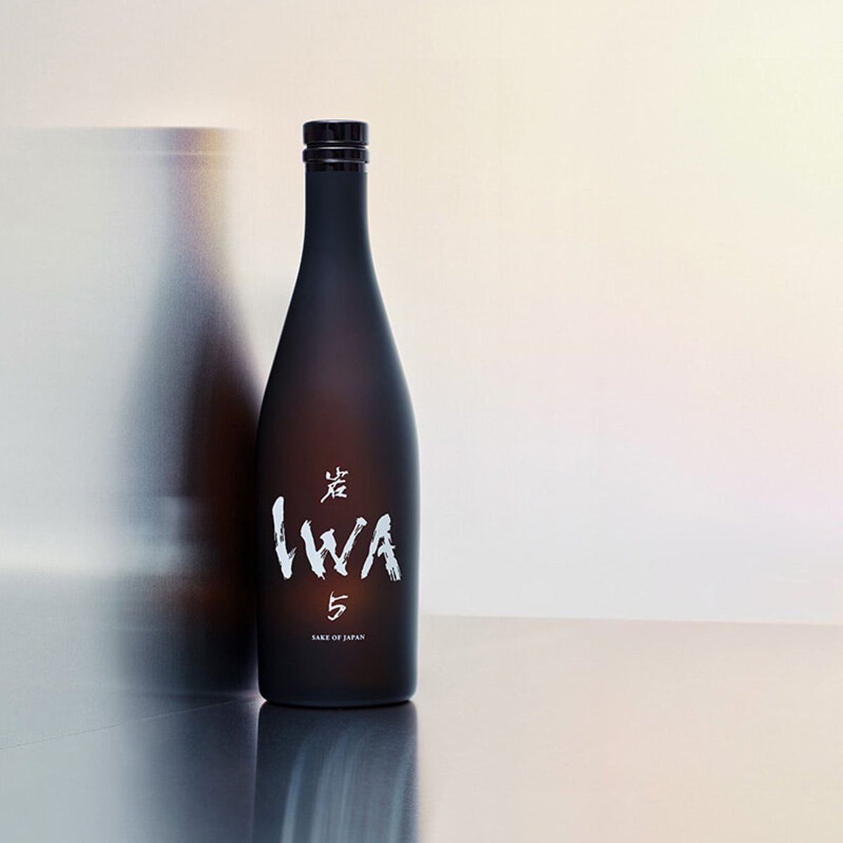 【日本酒「IWA 5」新たな章の幕開け】この秋は「IWA 5 アッサンブラージュ6」で、感動と深い余韻を楽しむ。