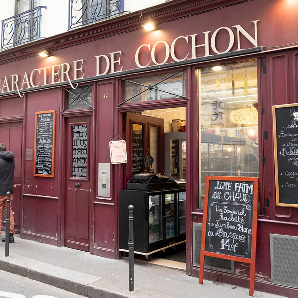 【パリ 食べ歩き】ハム専門店「キャラクテール・ドゥ・コション」で味わう、テイクアウトOKな贅沢サンドウィッチ！