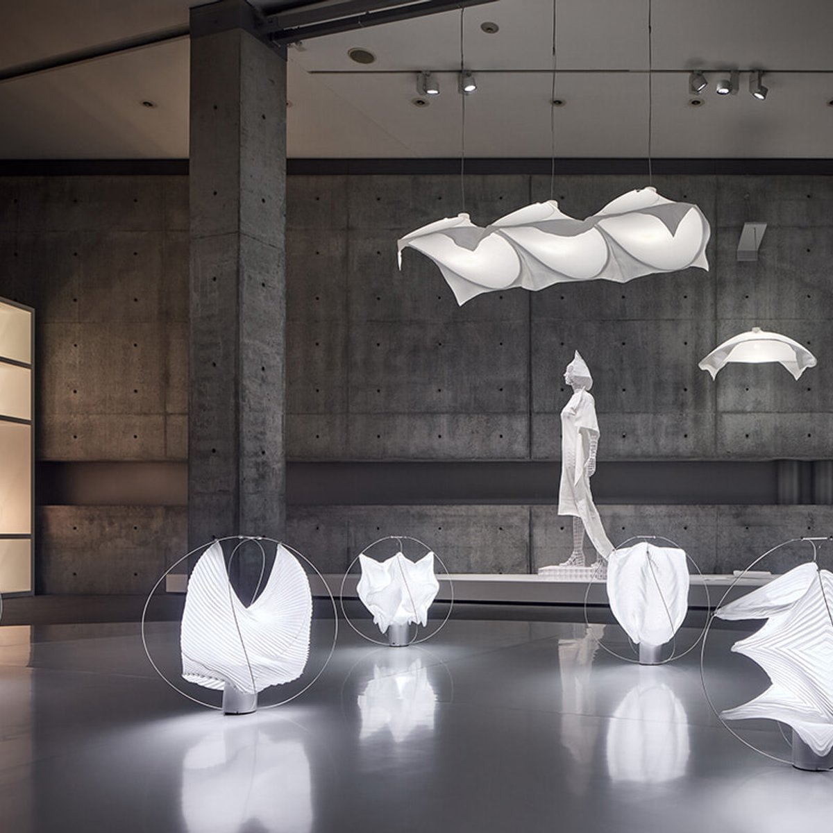 【A-POC ABLE ISSEY MIYAKE】一枚の布から生まれる、新しい光のかたちとは？