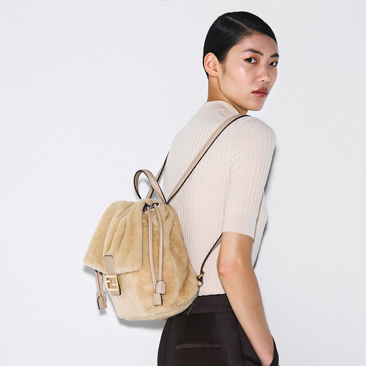 【フェンディ】デザインと機能性を追求した新作バックパックに注目！