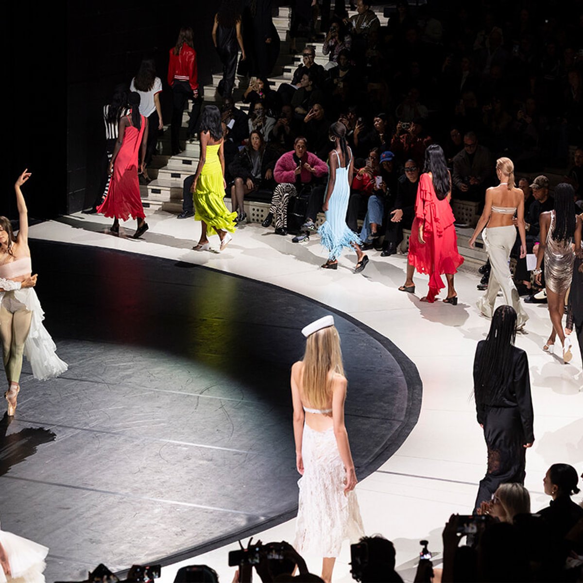 ジェルマンやユーゴ、パリコレとパリ・オペラ座のエトワールたち。