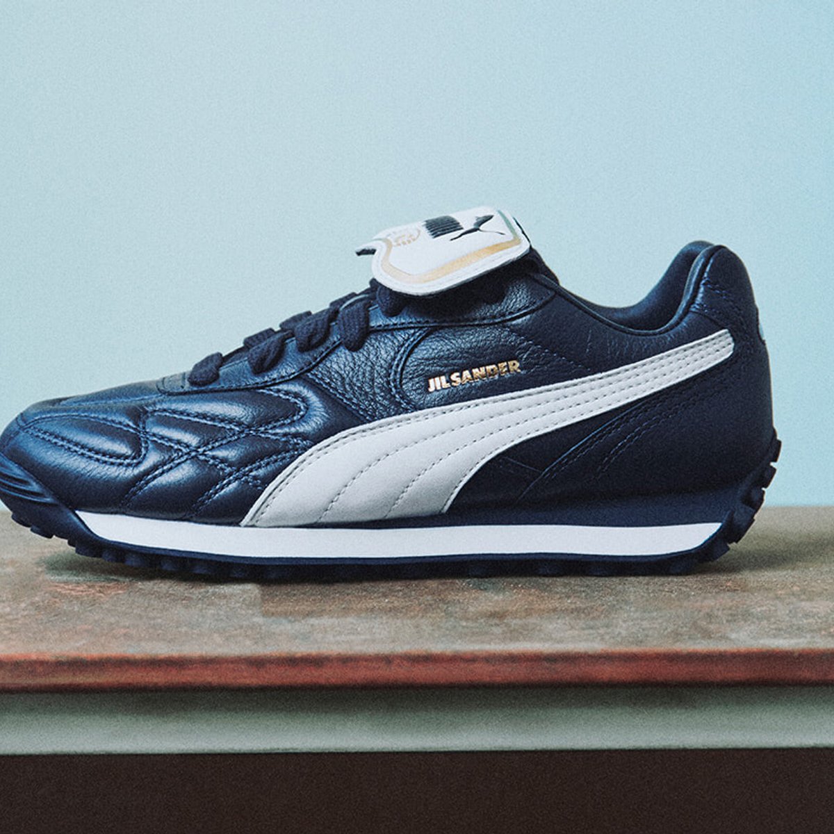 【ジル サンダー × プーマ】伝説のコラボシューズが、約30年の時を経て蘇る！