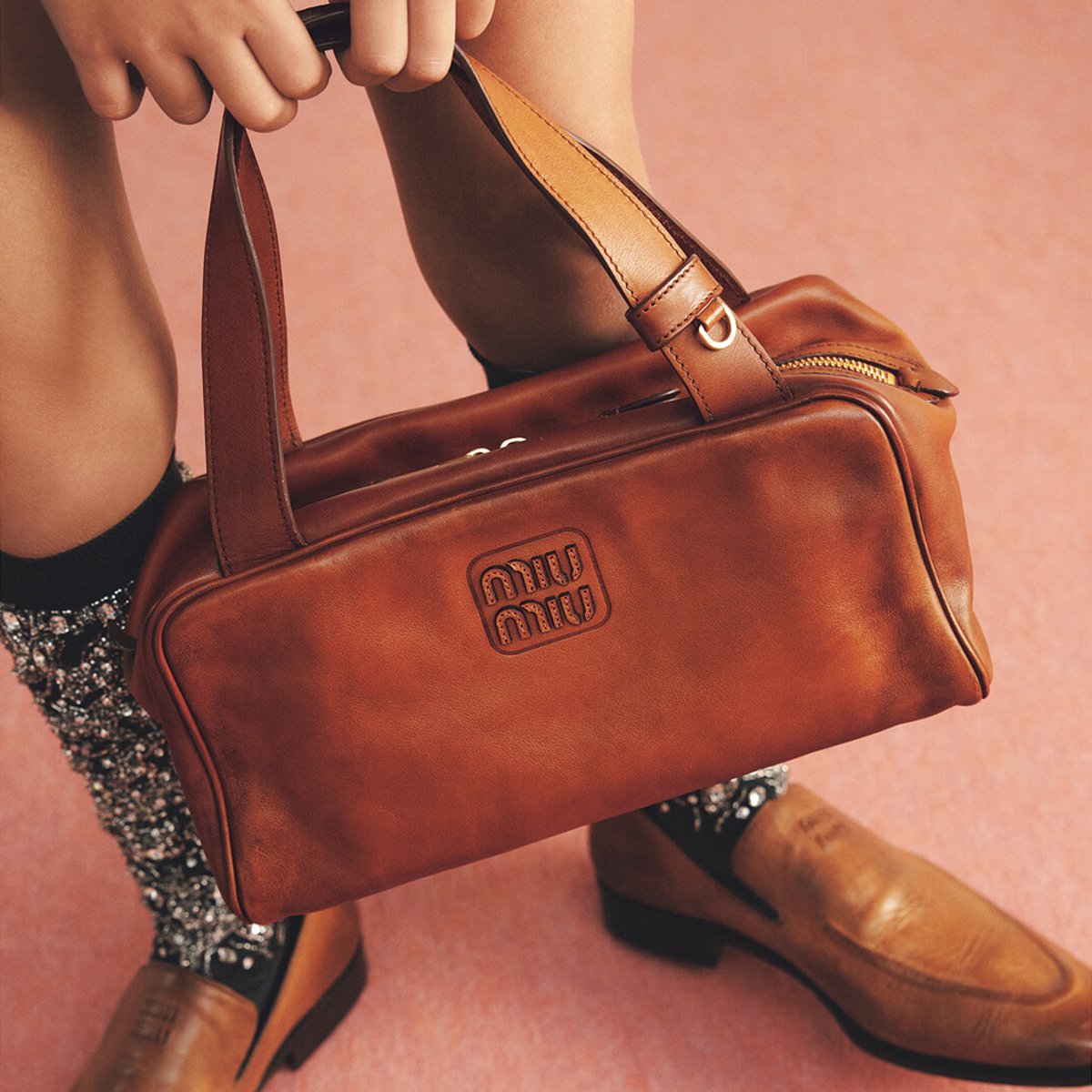 【ミュウミュウのバッグ】少女の記憶を思い出させる、愛らしい新作。