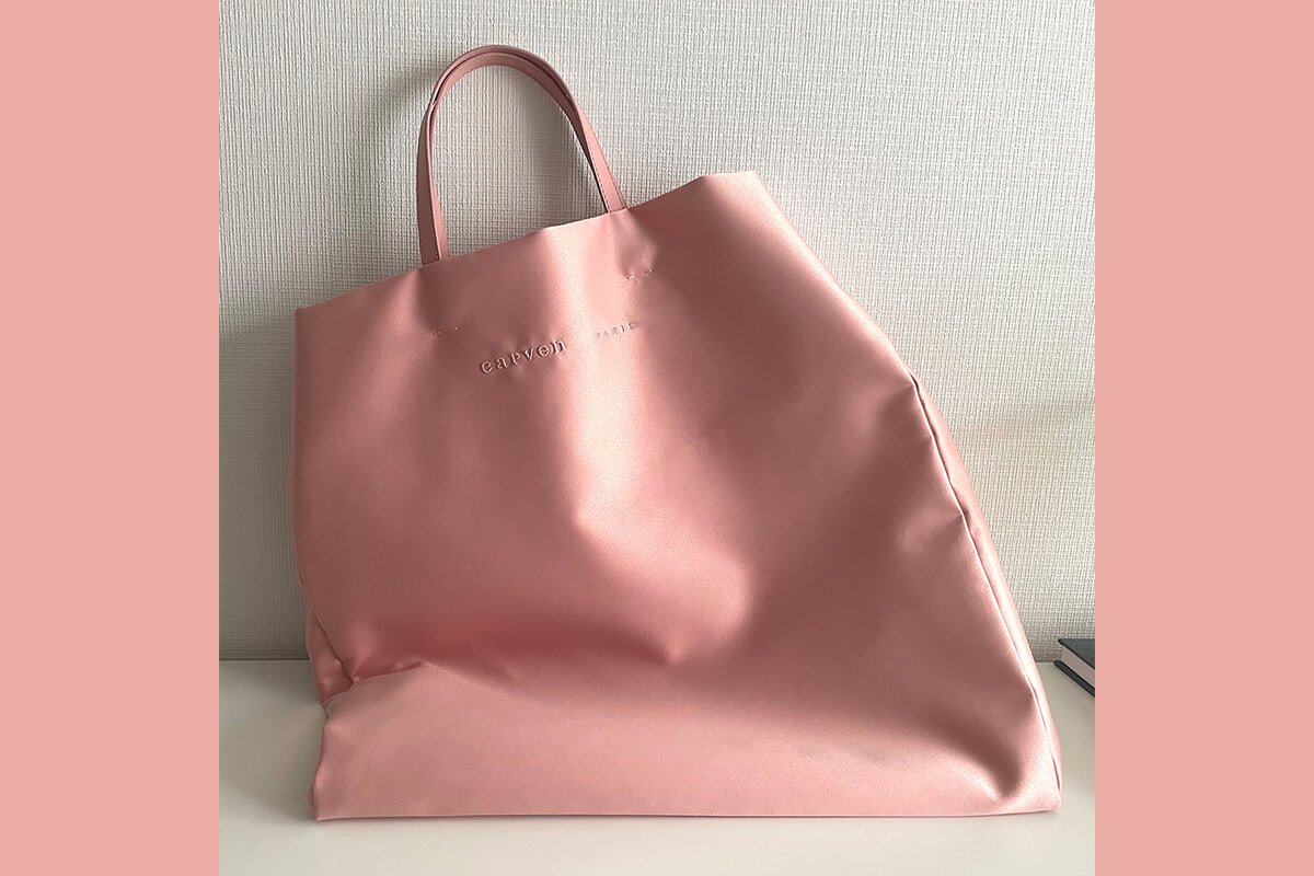 私たちが愛したカルヴェンを買い納め！ 意外と使えるピンクのトート 
