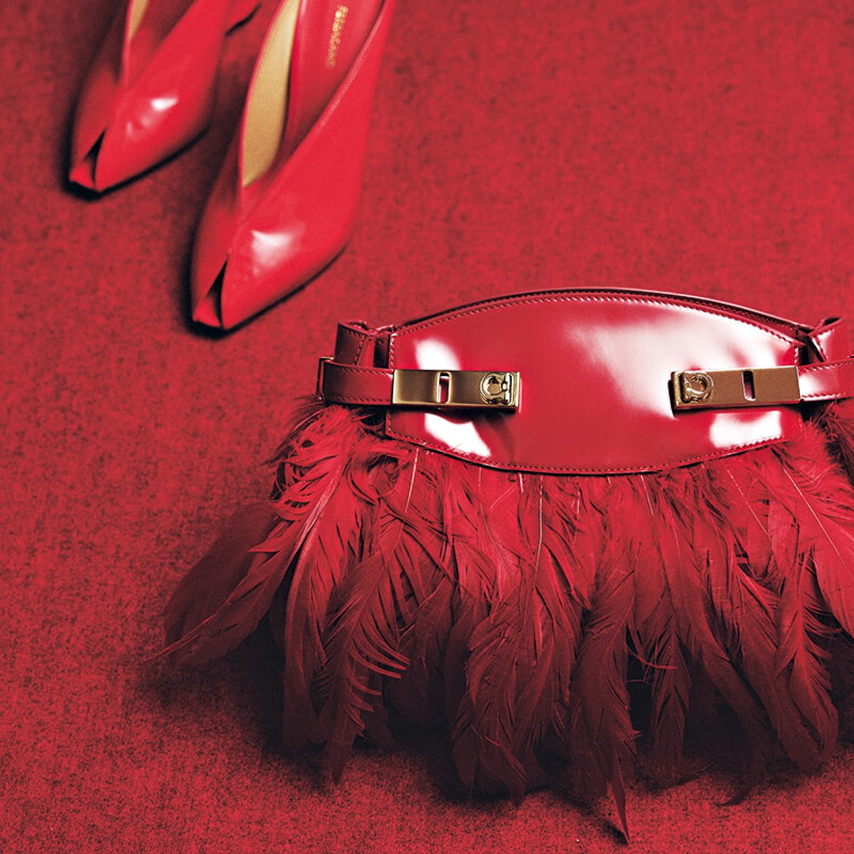 【フェラガモのバッグ】ドレスのようなカクテルバッグに夢中。