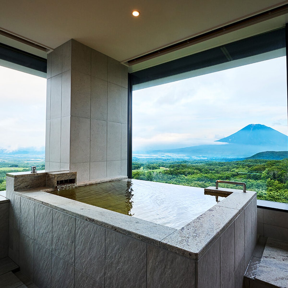 【シャレー アイビー ワイス／ニセコ】ニセコの奥にそびえる山の頂に四季を楽しむラグジュアリーリゾート誕生。