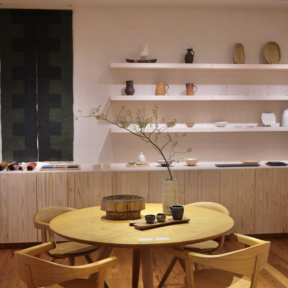 【飛騨高山、大人のクラフト旅】木工業が根づく町で、家具と手仕事の美しさを知る。