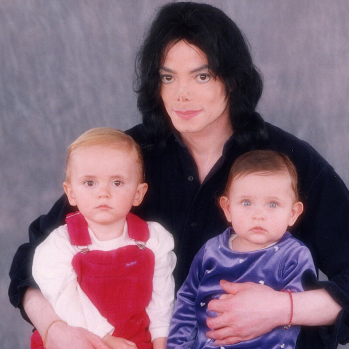 年間400万ドル！ 父・マイケル・ジャクソンの死後、多額の遺産を受け取る子どもたちの生活とは。