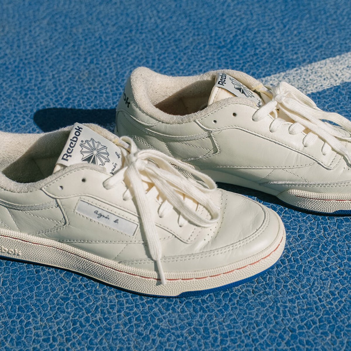 【アニエスベー×リーボック】タイムレスなエレガンスを表現する、初のコラボスニーカーが登場。