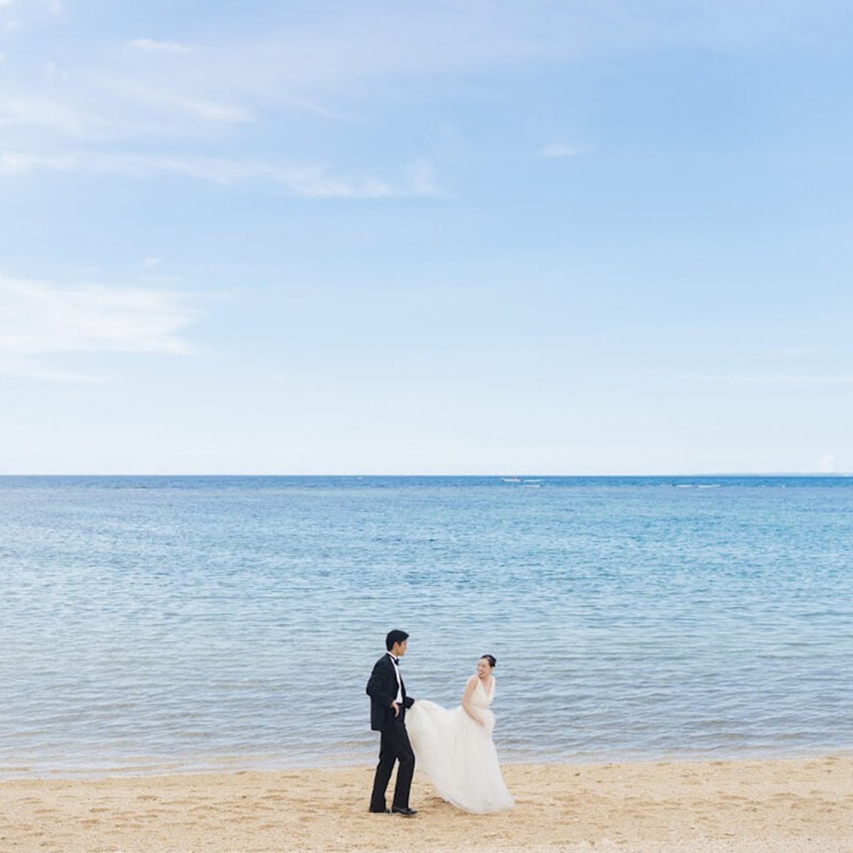 【読者プレゼント】ストーリーのあるドレスを纏って、沖縄でウェディングフォトの撮影旅行。