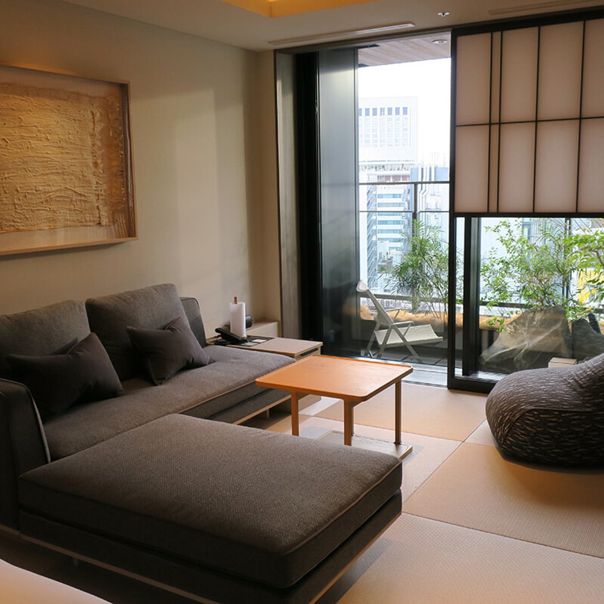 銀座の真ん中で本格温泉宿！ 非日常へとひとり旅する新体験を。