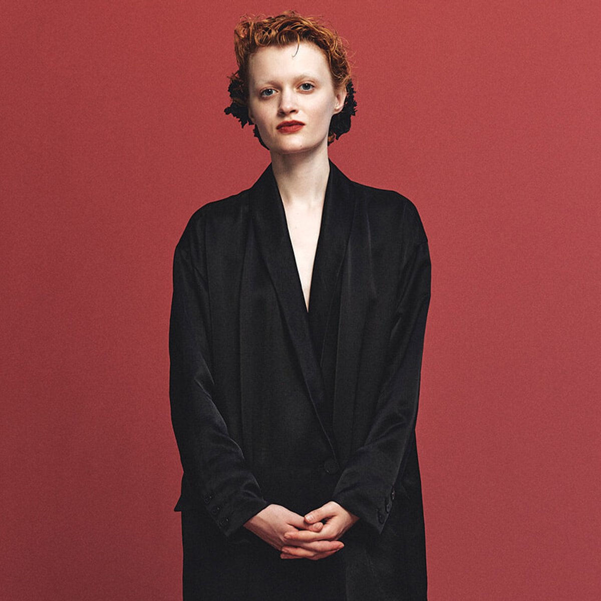 世代や季節を問わずに着られる、いまを生きる女性に向けたドレスを手に入れて。