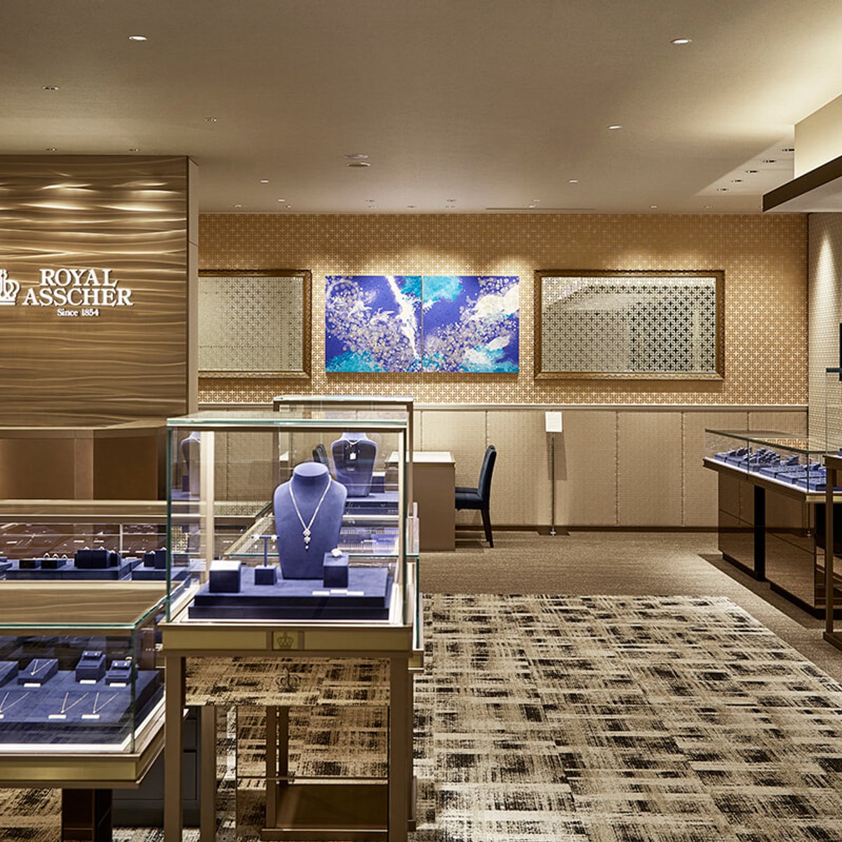 日本の伝統美とダイヤモンドのきらめきが融合した、ロイヤル・アッシャーの新サロンへ！