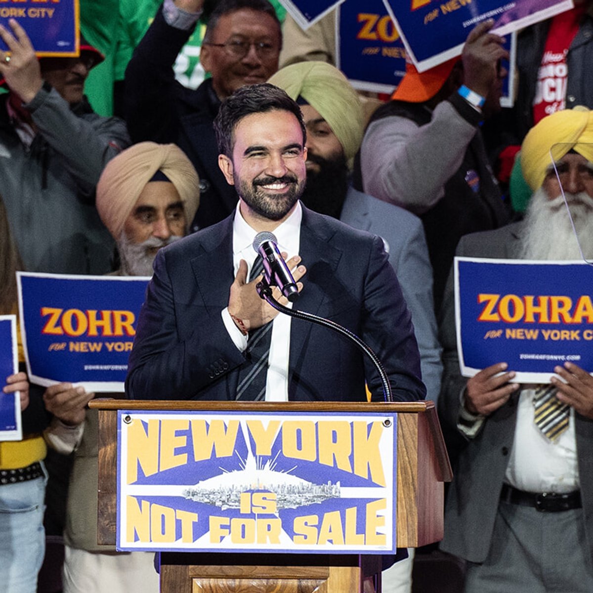 ユニクロを愛用！ ニューヨーク新市長、ゾーラン・マムダニは、 悪名高い街をどう変える？