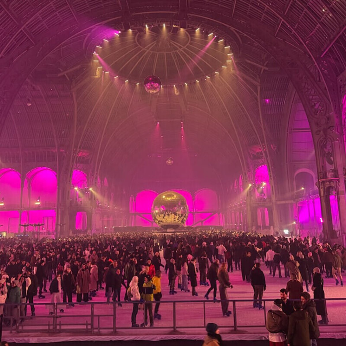 この冬パリに行ったなら、グラン・パレでショコラを飲んで、スケートしよう！