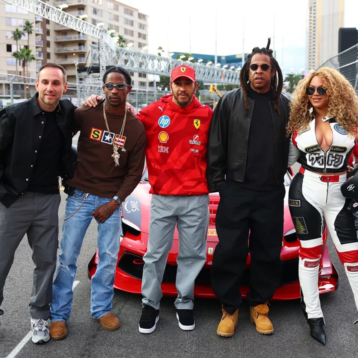 スターたちがラスベガスF1グランプリのスタンドに集結。