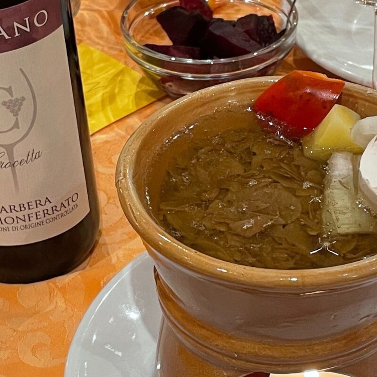 イタリア人マッシ、ピエモンテの冬の美味を紹介！ マンマとの愛のディナーに並ぶワインに合うメニューとは？