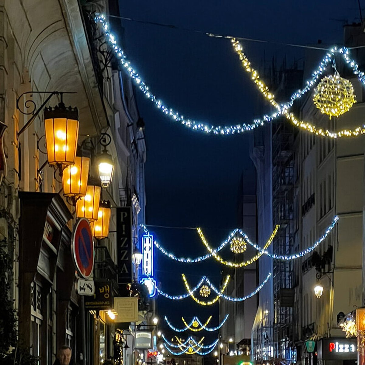 ヴァンドームやシャンゼリゼなど厳選8名所、パリでノエルのイルミネーションを追いかける。