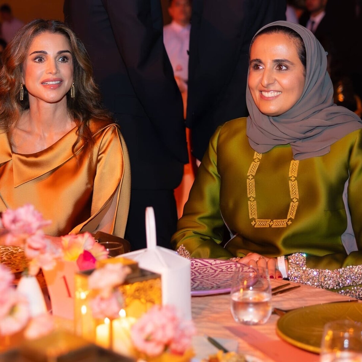 ヨルダンのラーニア王妃とアブドゥッラー2世、年末のグリーティングカードを公開。