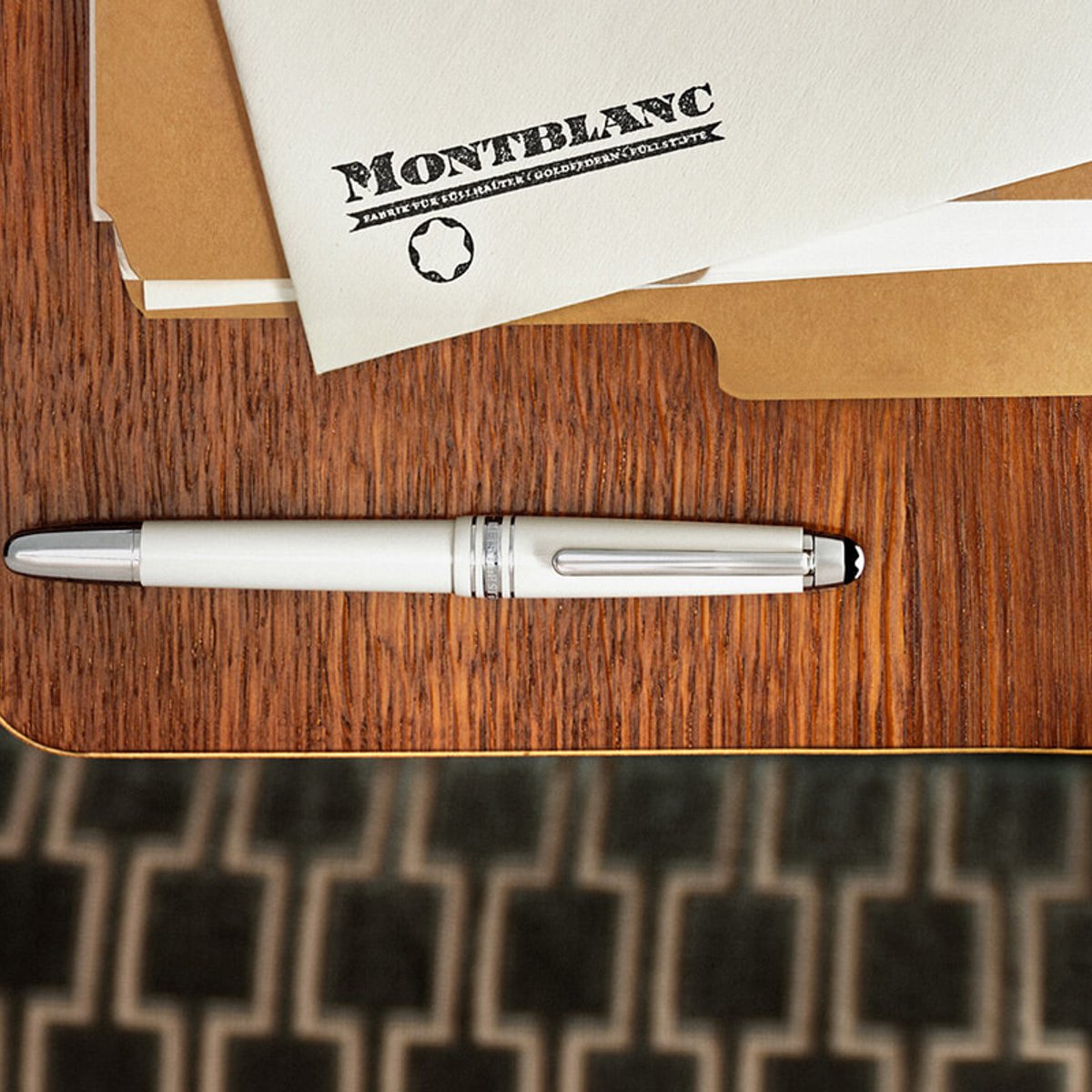 筆記具の最高峰が光り輝くホワイトに。【モンブラン】のアイコン「マイスターシュテュック」の新コレクション。
