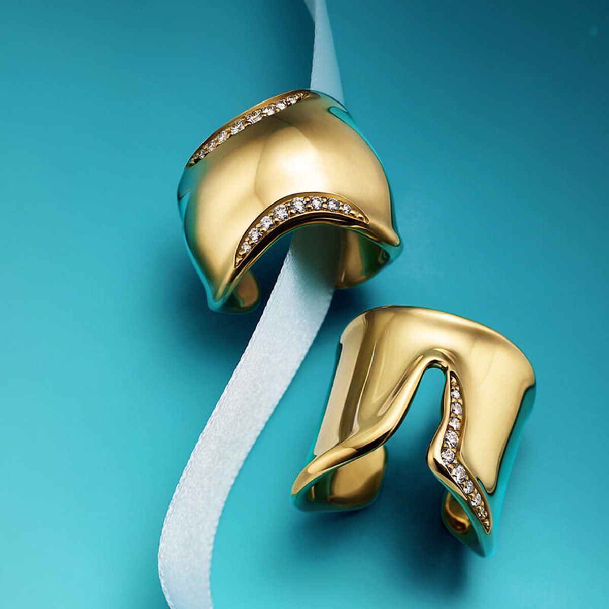 ティファニーの新作が登場、エルサ・ペレッティの名作「ボーン カフ」を再解釈したダイヤモンドリング。