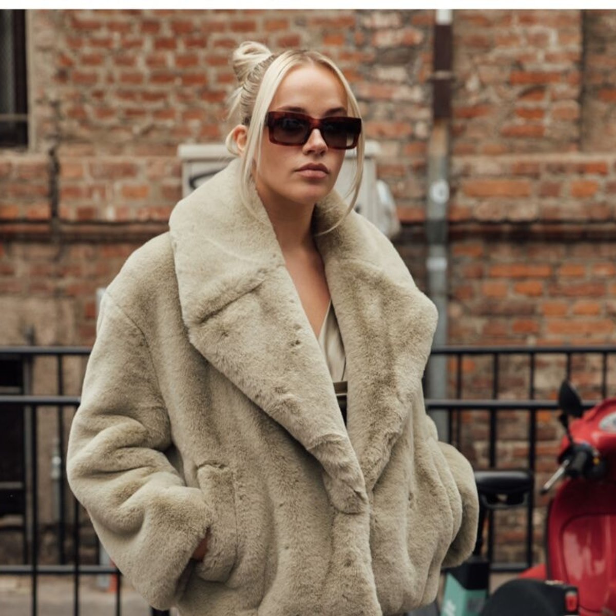 冬のパリ、日常で着るファーコート集。｜6人の海外スナップ