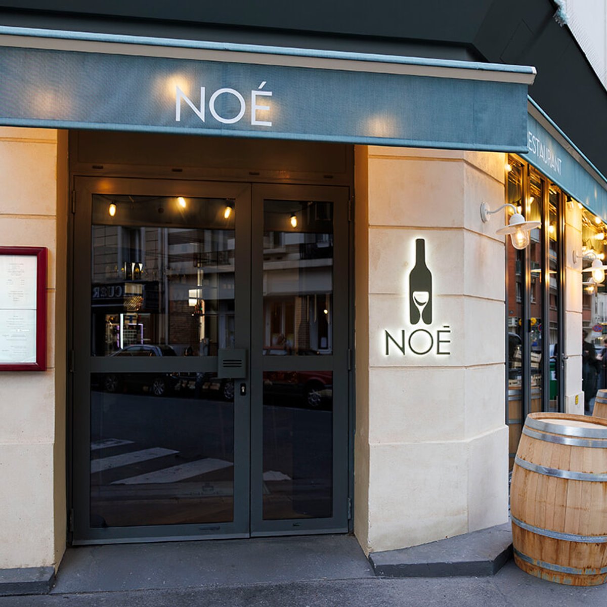 17区のレストラン、ノエに今宵もワイン好きグルメが集まって。