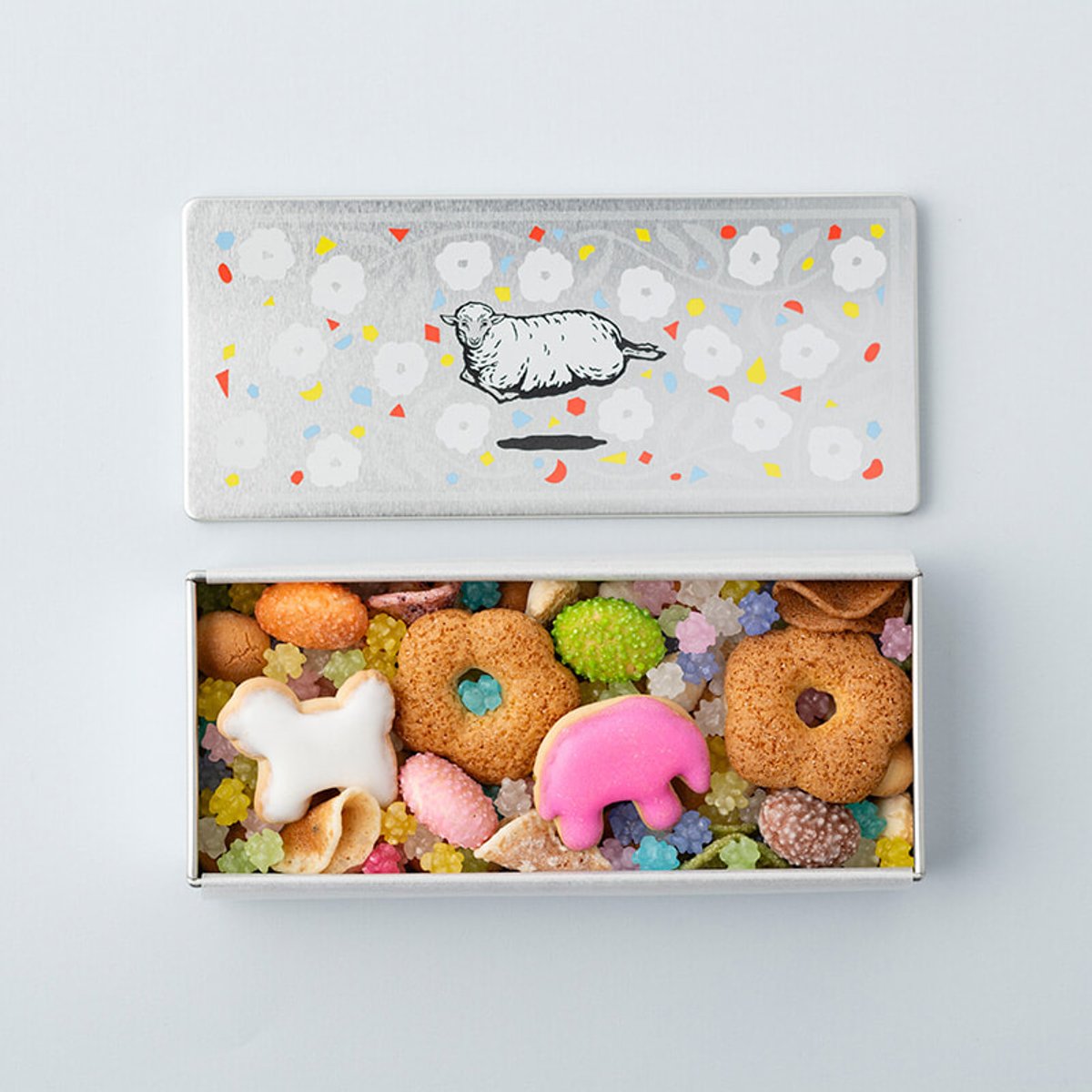 手土産に最適。羊に猫、缶を開けてもまた幸せ！【クッキー缶手帖】