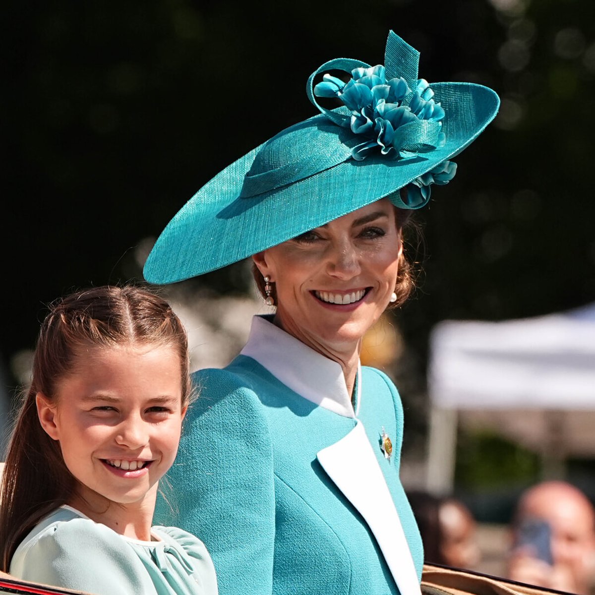 キャサリン皇太子妃との「リンクコーデ」も！10歳になったシャーロット王女の2025年の全5ルックを振り返り。