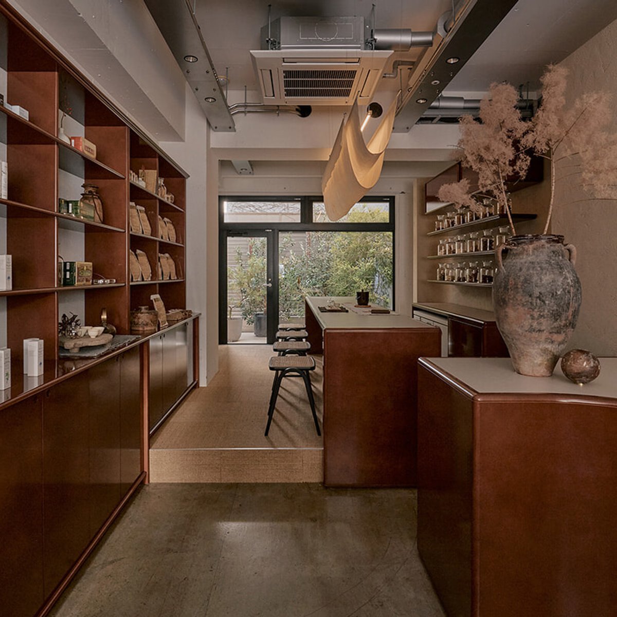 肌ケアと漢方、岩塩セラピー。心身と長期で向き合い調律する、美の新拠点がオープン。