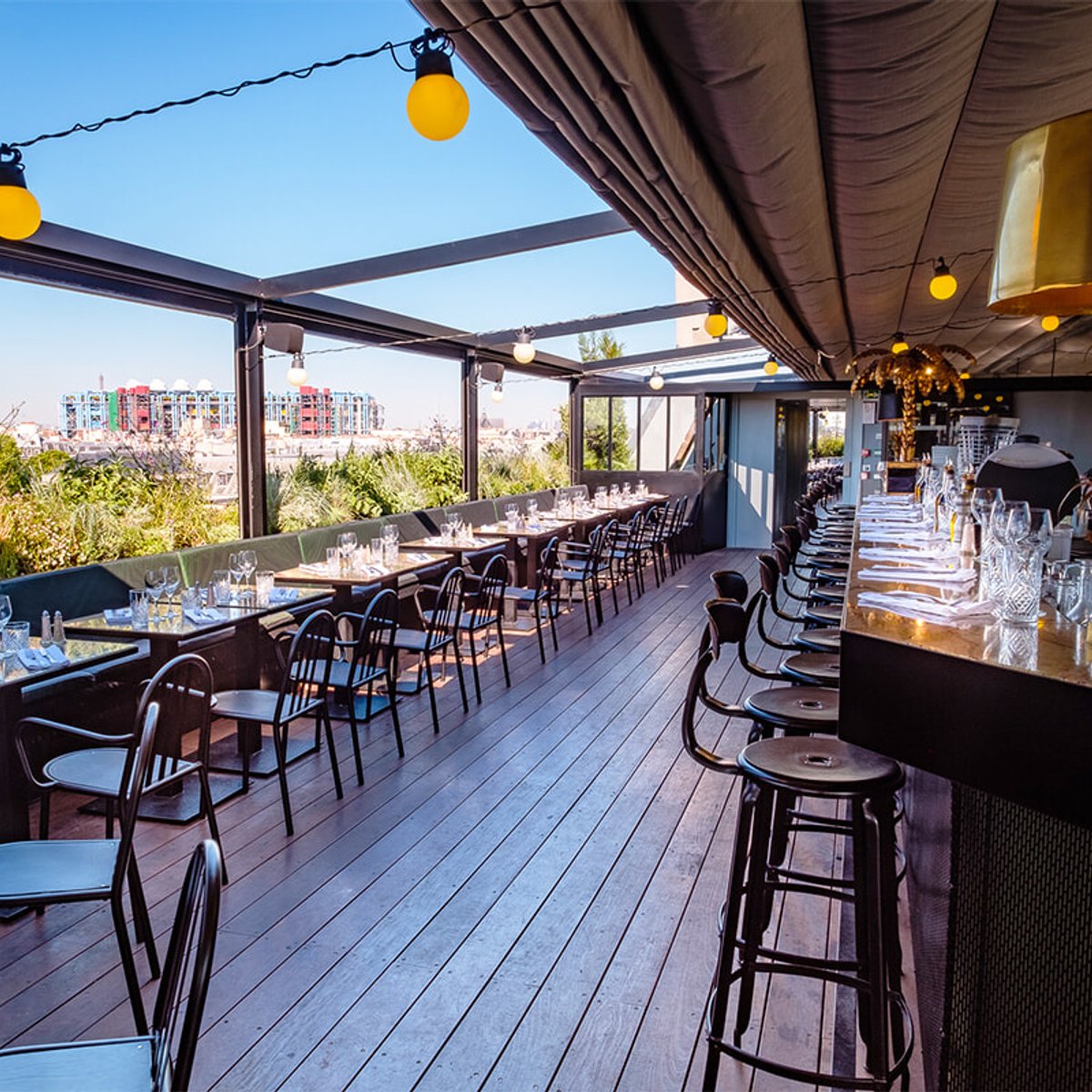 マレ地区のオー・トップ、パノラマの夜景と美食とカクテルと。