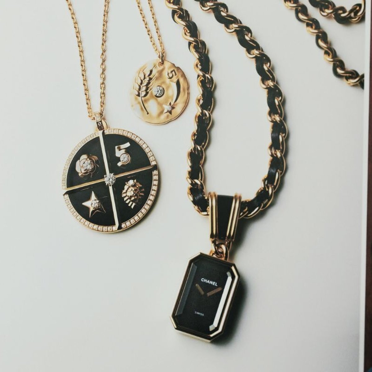 日常使いしたいジュエリーはどれ？ 13の人気メゾンから厳選。