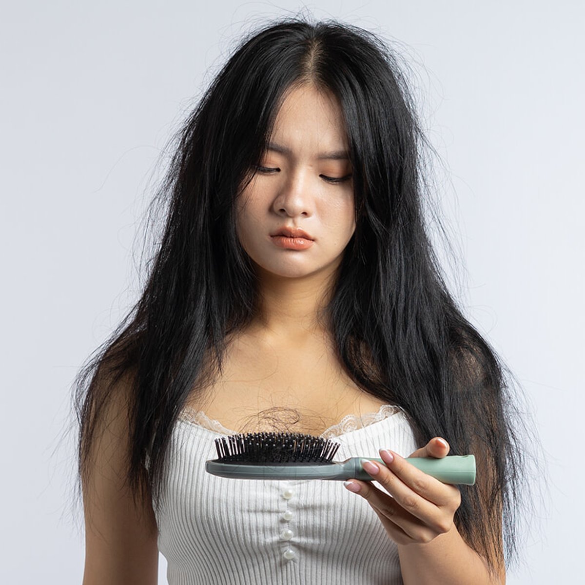 老け印象を加速させる、「髪の凹み」をケアする方法とは？