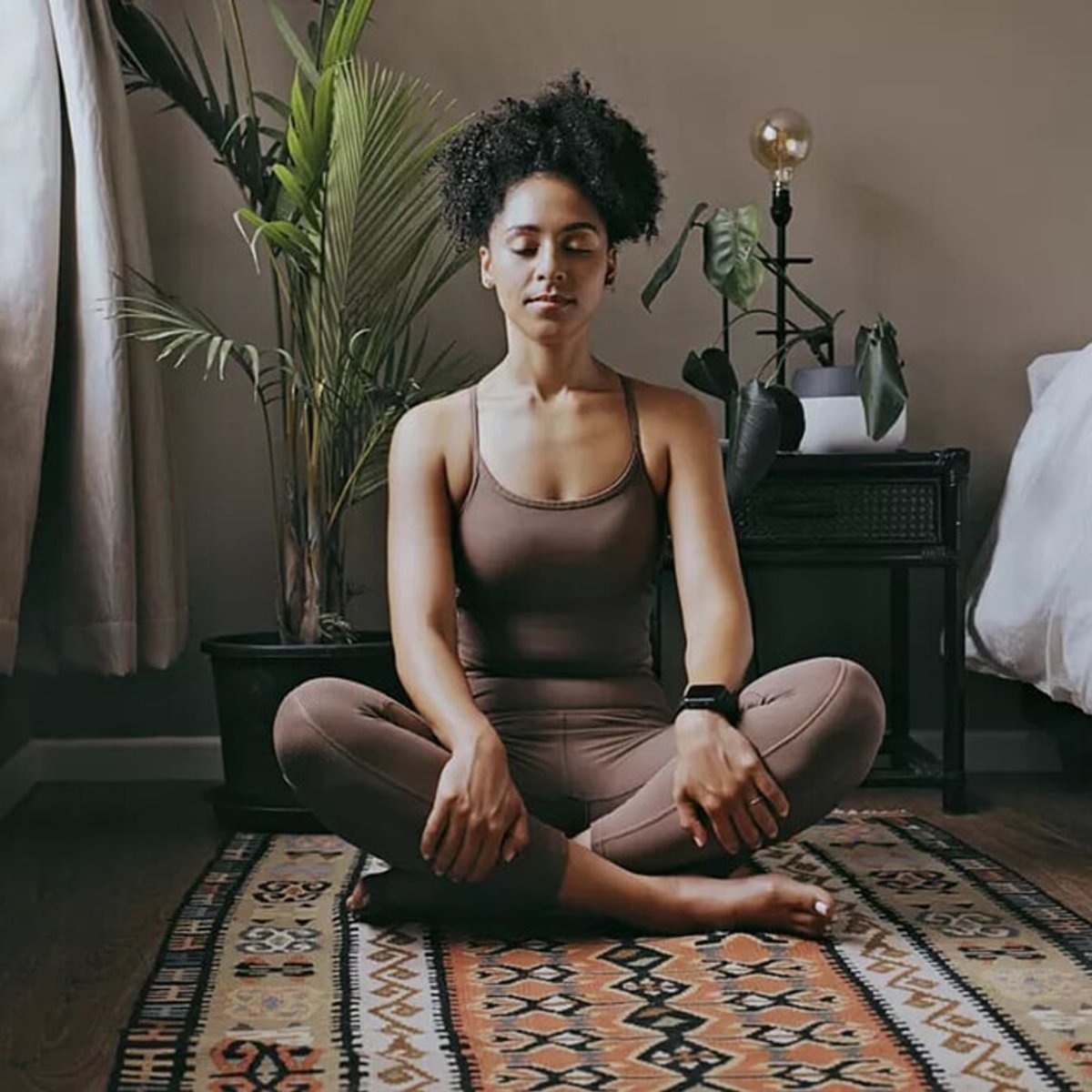 睡眠科学者が明かす、「入眠改善」と「深い眠り」を促す3つのエクササイズ。