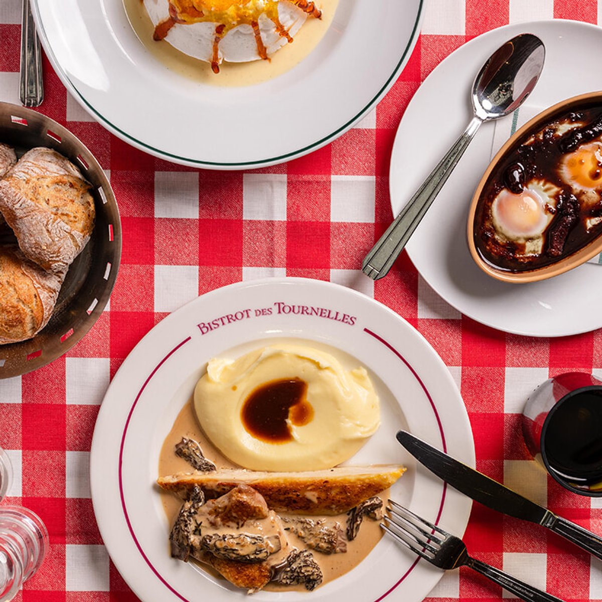 ラ・グランド・エピスリィで、一度にパリ3軒のビストロを味わえる期間限定ランチ。