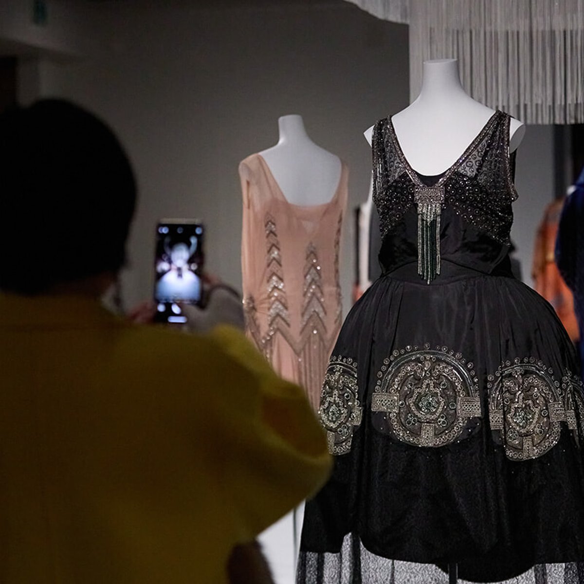 アールデコとファッションの世界へ没入する、特別鑑賞イベントをレポート。