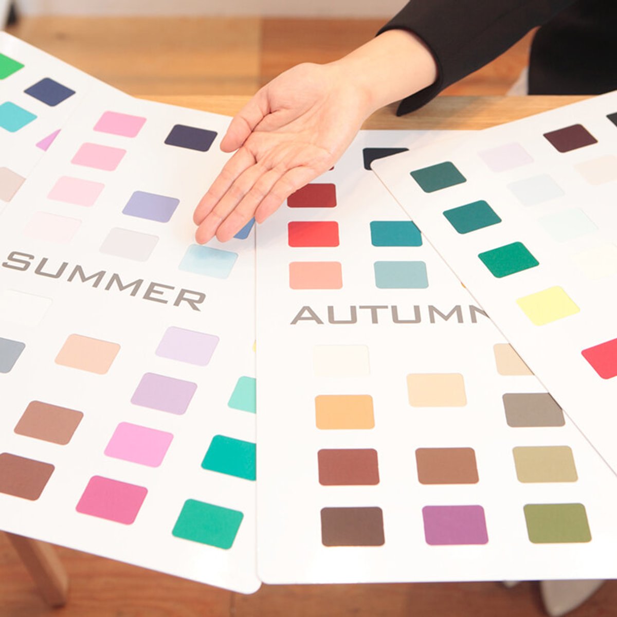 色を味方につける、パーソナルカラー診断＆春メイクレッスンに30名様をご招待。