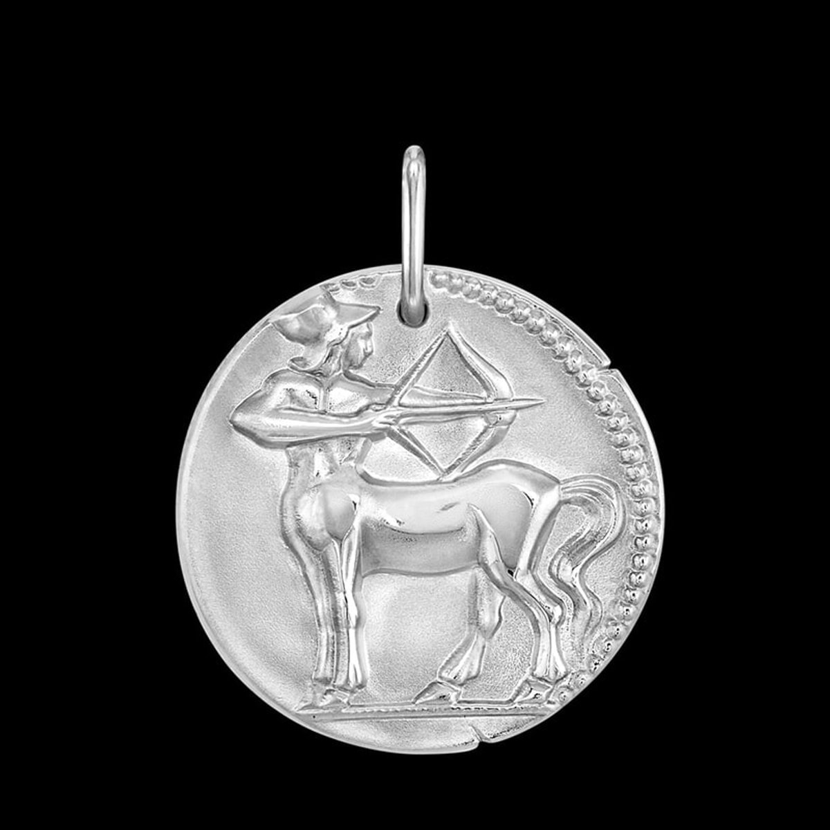 【ヴァン クリーフ＆アーペル新作】ゾディアックに12星座のブレスレットとホワイトゴールドメダルが登場！