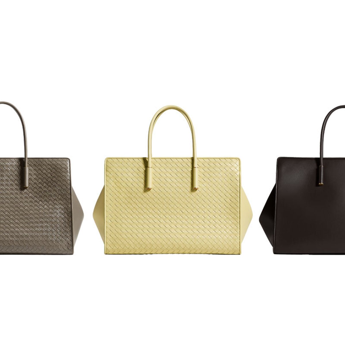 毎日持ち歩きたい！ ボッテガ・ヴェネタから大人の名品トートが新登場。