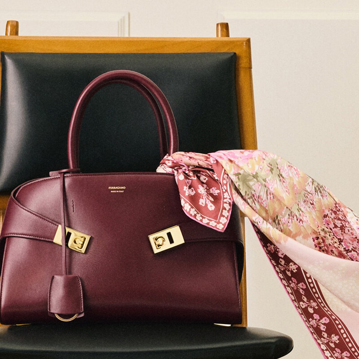 心を込めて贈りたい。フェラガモのバレンタインセレクションで愛を伝えよう。