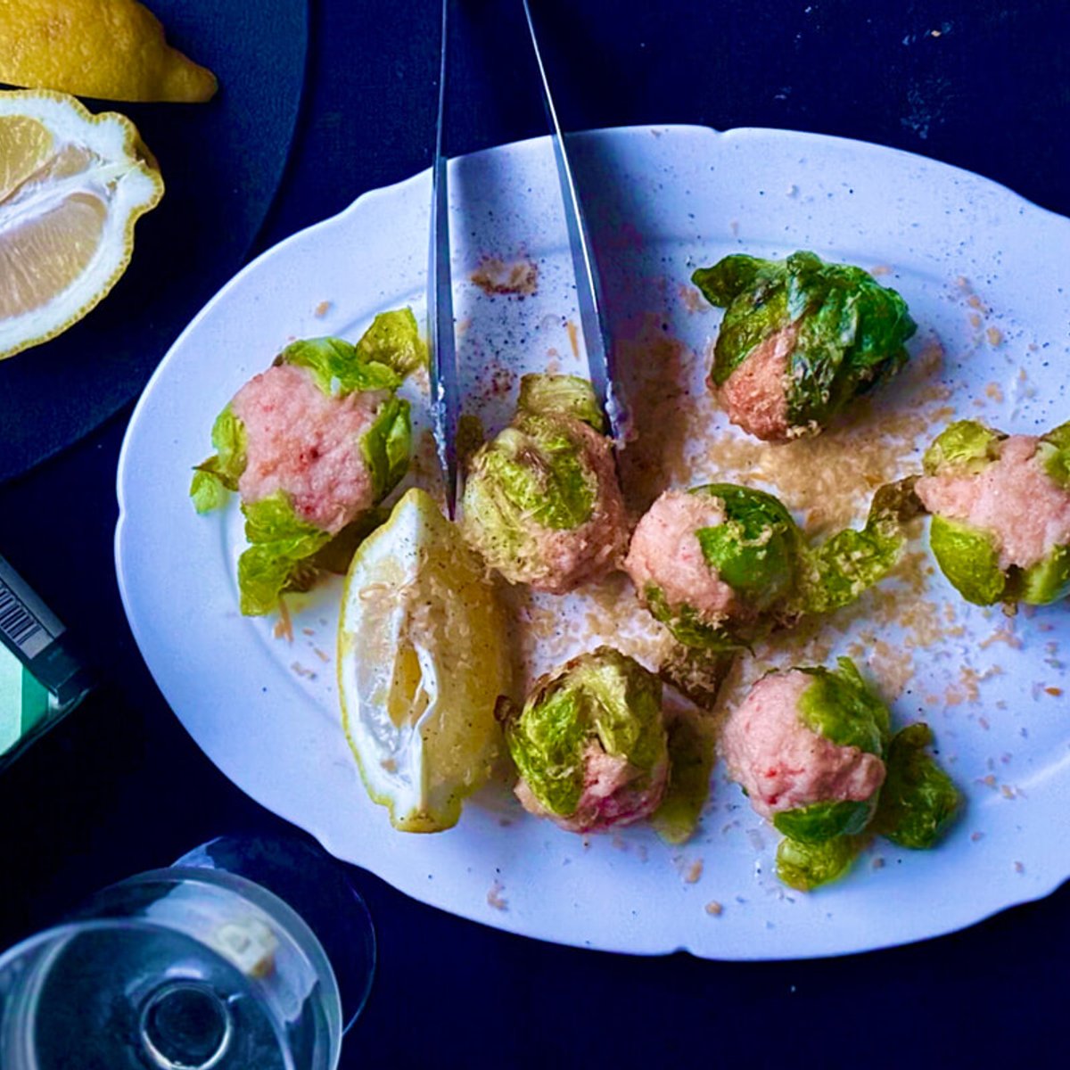 春を告げる、芽キャベツとエビのフリット。