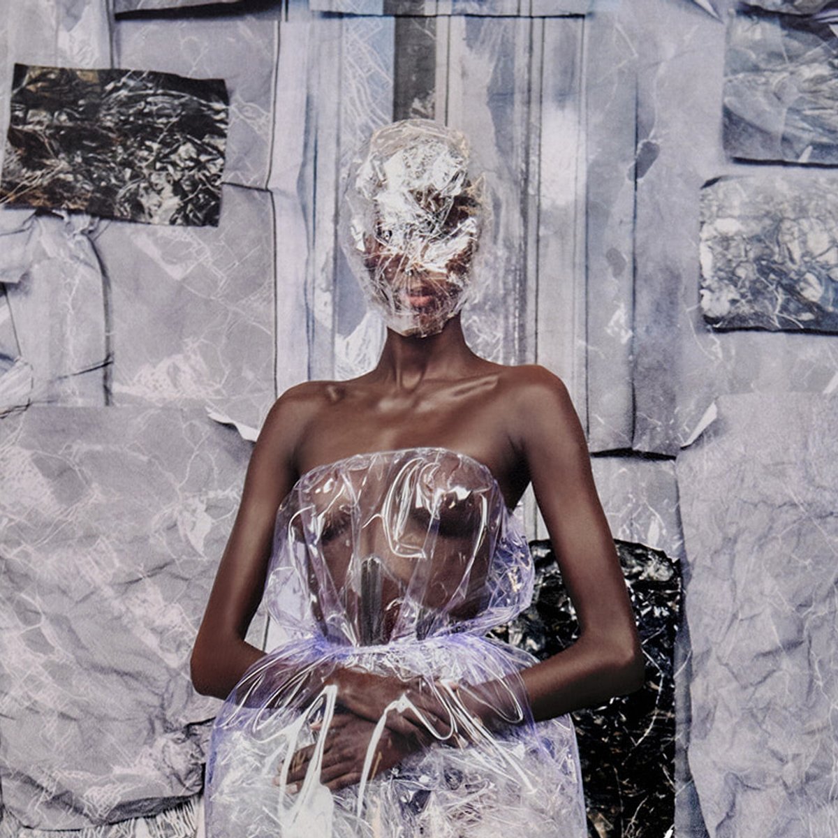 メゾンの軌跡を公開。新プロジェクト「MaisonMargiela/folders」に注目！