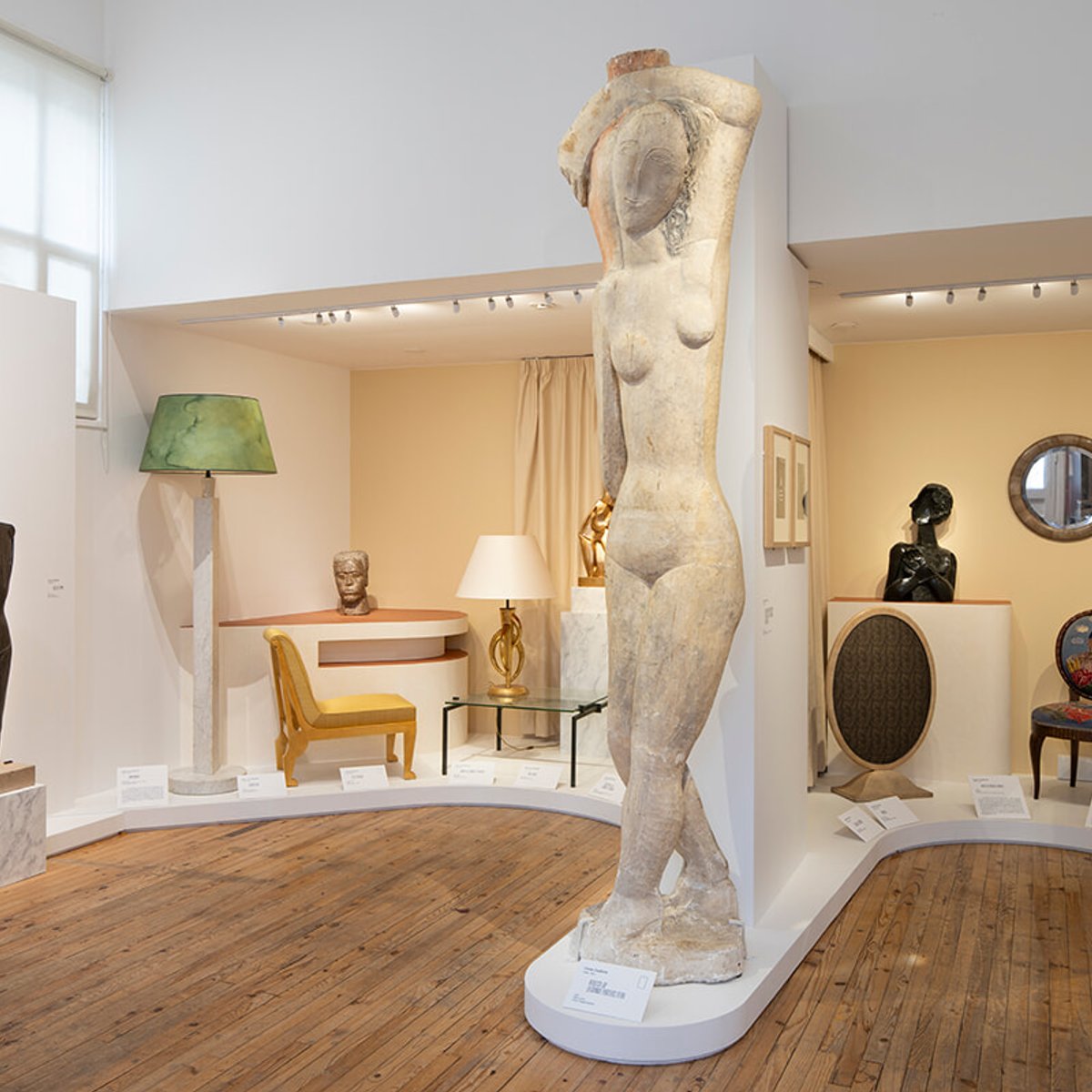 パリのプティ・ミュゼで、彫刻家ザッキンとアール・デコとアイリーン・グレイ。