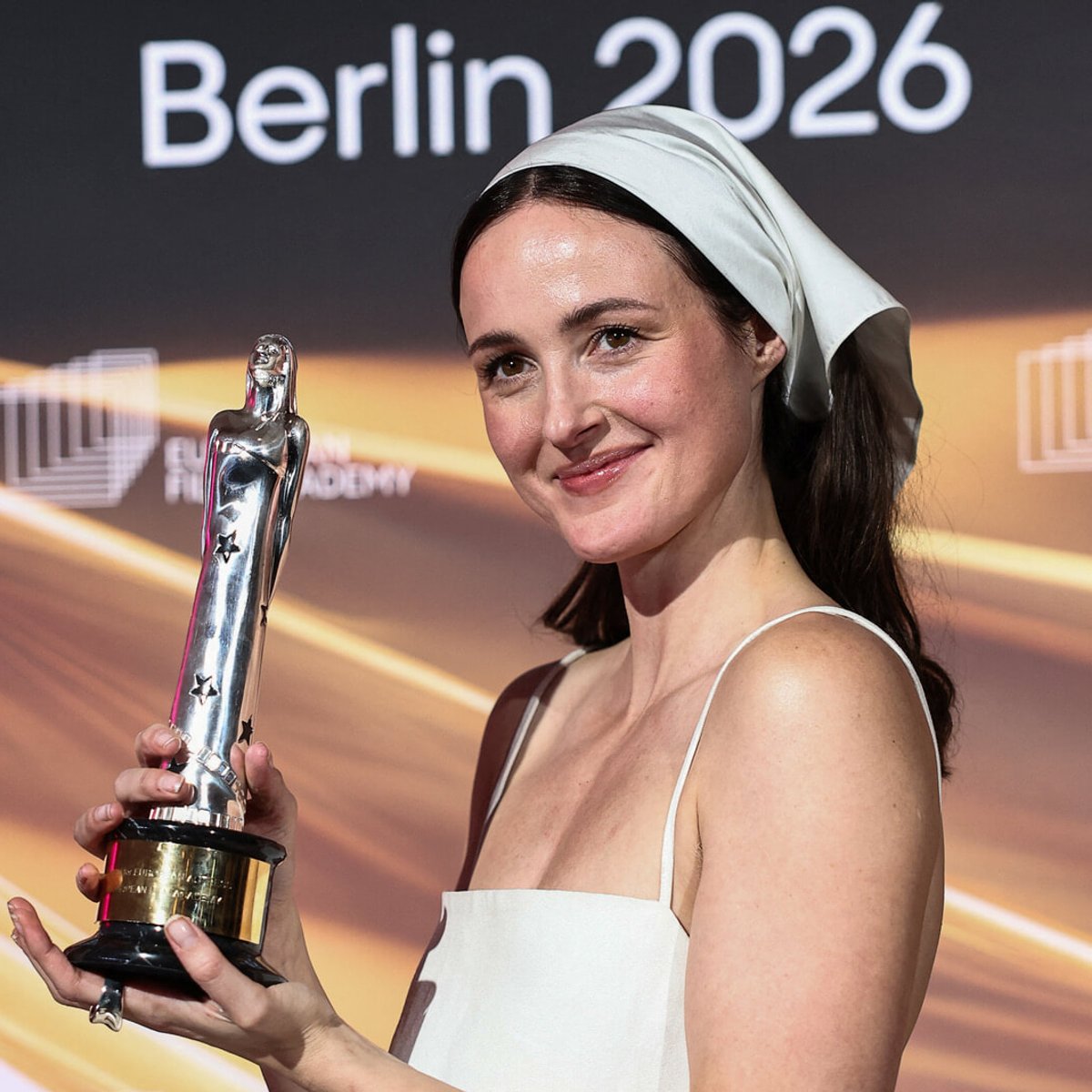 「癒やされないまま生き続ける」ヨアキム・トリアー監督最新作『センチメンタル・バリュー』の魅力を、主演女優が語る。