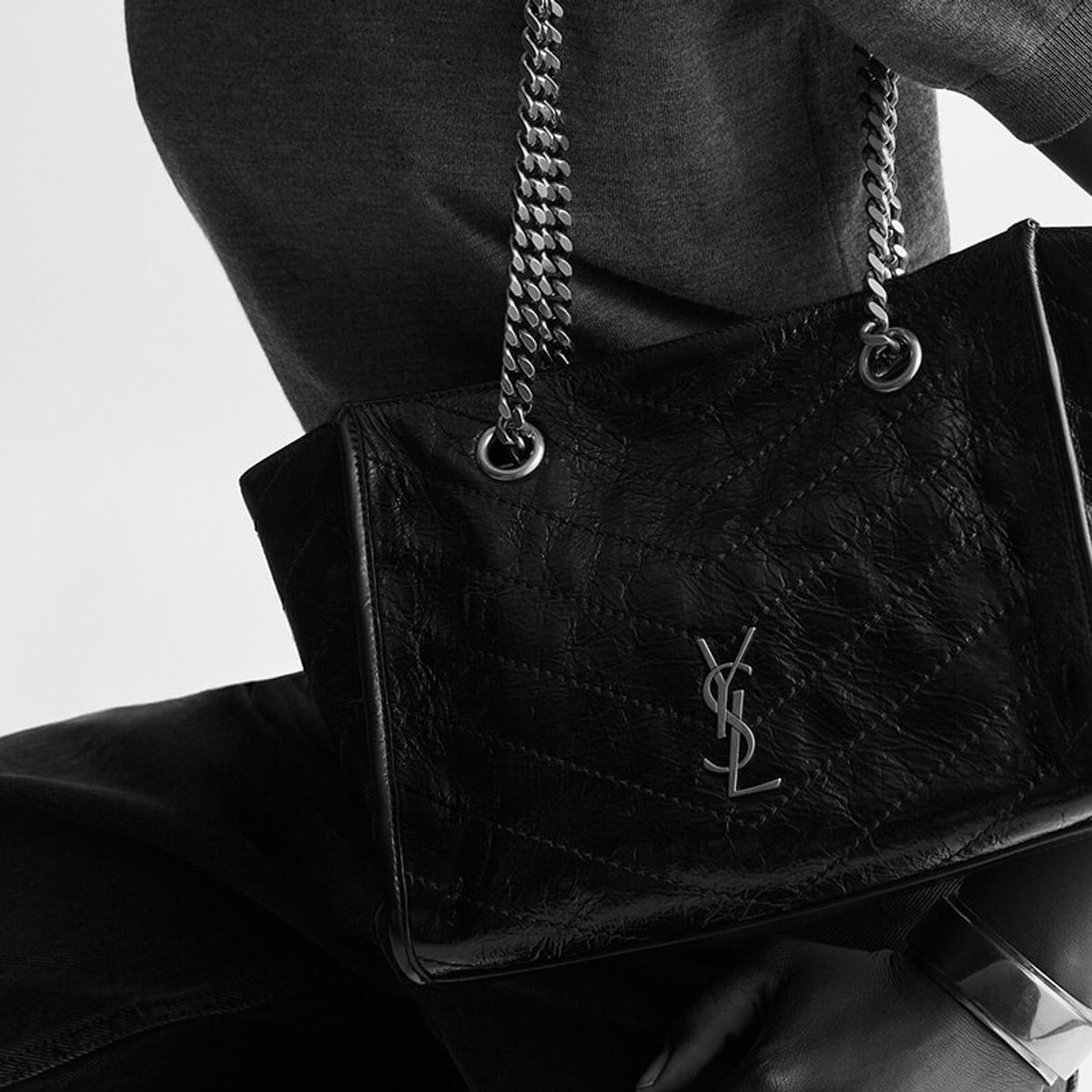 新型バッグ登場！ サンローランのアイコン「ニキ」シリーズがより身近に。