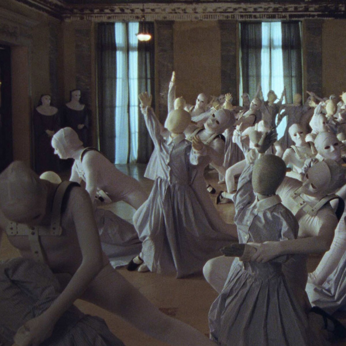 最新作も発表！ ミュウミュウのショートフィルムプロジェクト「女性たちの物語」が全作公開中。